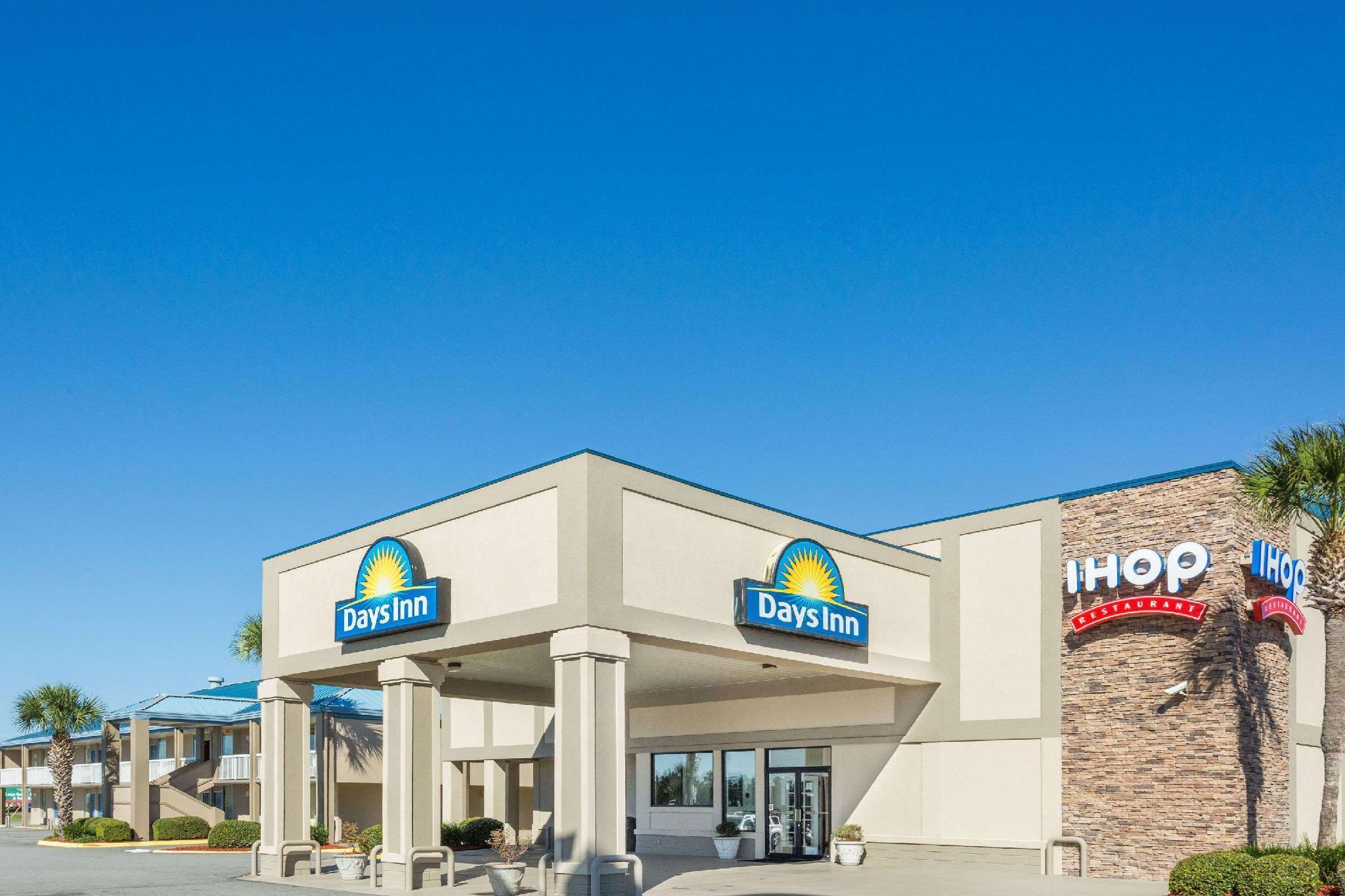 Days Inn By Wyndham Adel I-75 Esterno foto