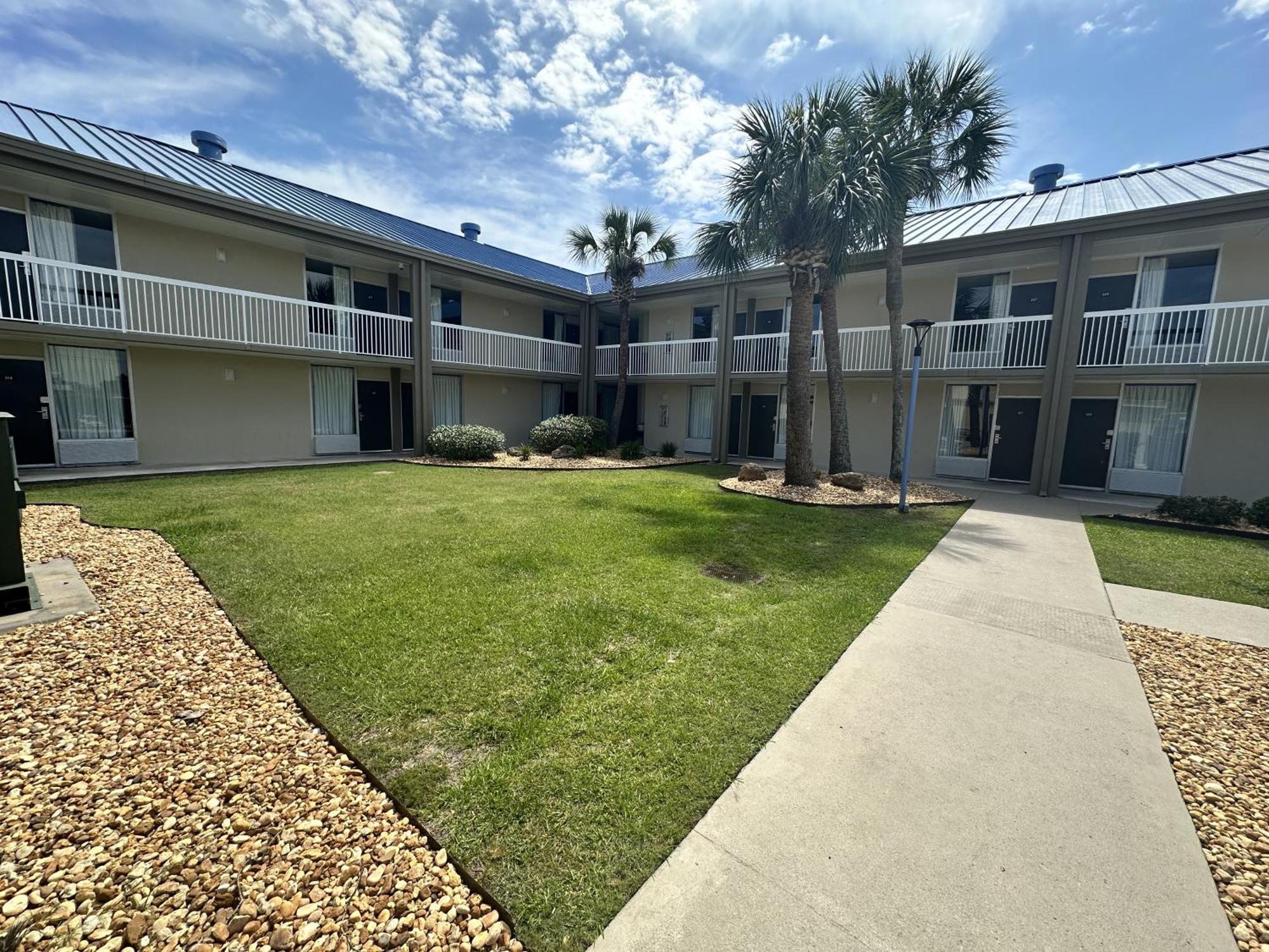 Days Inn By Wyndham Adel I-75 Esterno foto